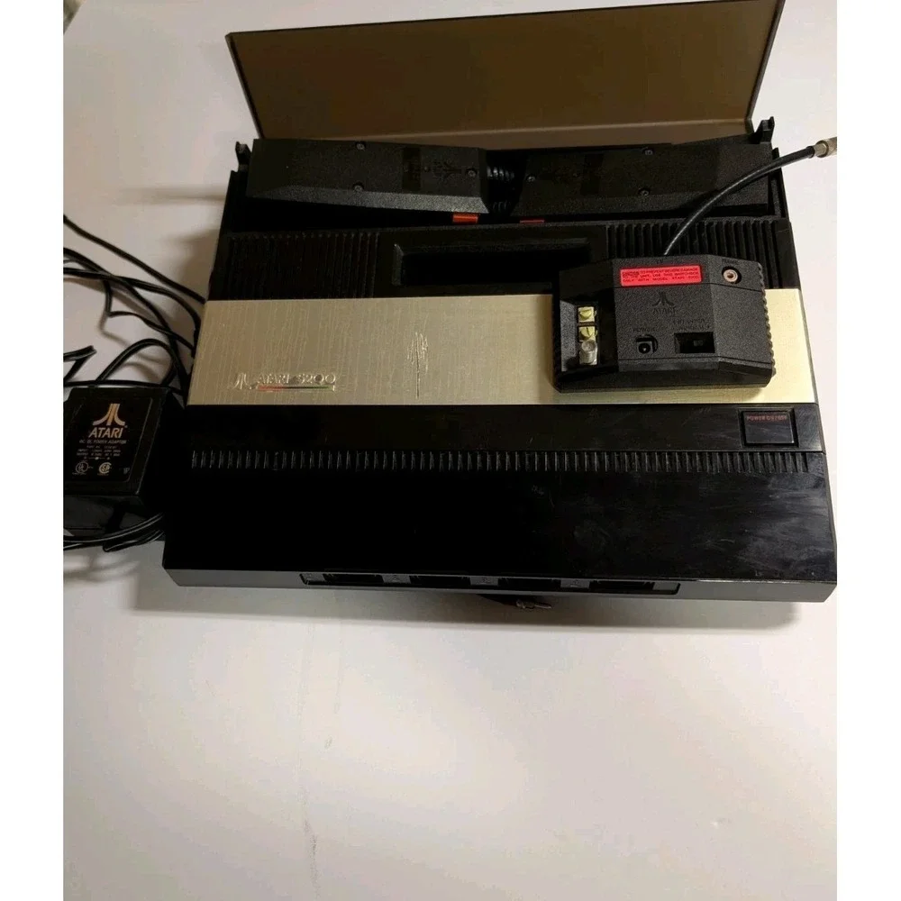 Atari 5200 4 Port Console With All Conections Included 2 Controllers Read Discrp - Picture 1 of 8